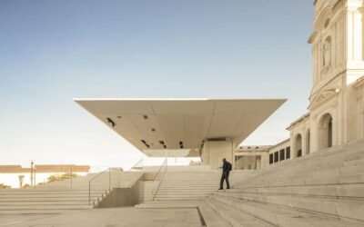 La copertura a sbalzo dell'altare all'aperto a Fátima
