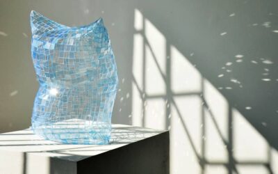 I cuscini di plexiglass di Colin Roberts