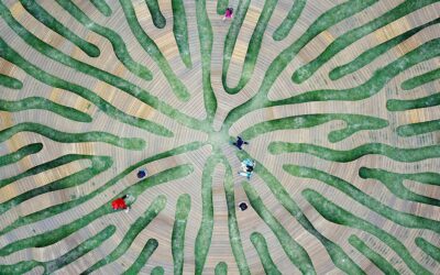 Il sistema di panche a più altezze progettate da Yong Ju Lee per l'Hangang Park di Seoul