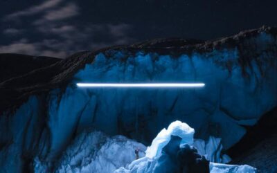 Illuminare i ghiacciai del Perù con un drone, le foto di Reuben Wu