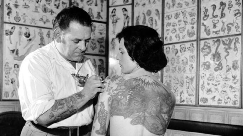 Tatuaggi femminili novecento