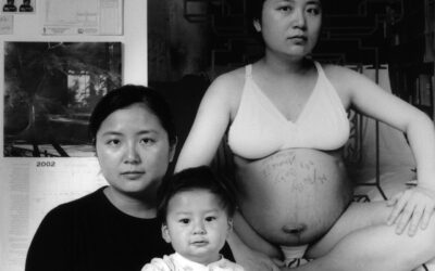 La maternità nel progetto fotografico di Annie Wang