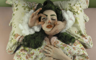 La "piccola bambola" surrealista di Giulia Grillo